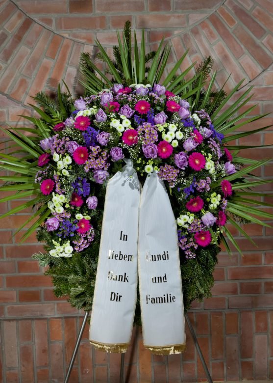 Kranz | in kräftigen Beerentönen — Blumen Kleissner Graz