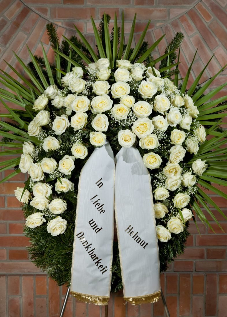 Kranz | weiße Rosen — Blumen Kleissner Graz