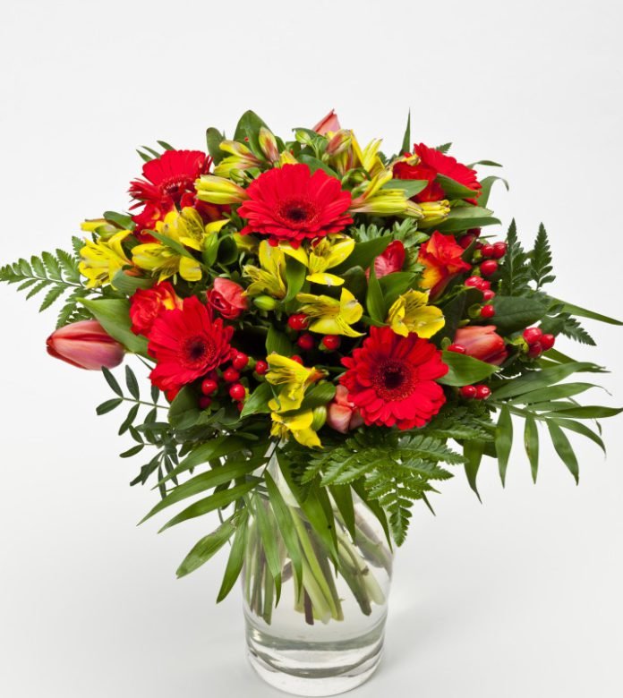 Strauß in Rot-Gelb — Blumen Kleissner Graz