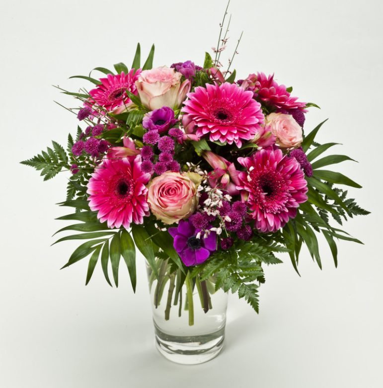 Traum in Pink | rundgebundener Strauß in Pink — Blumen Kleissner Graz