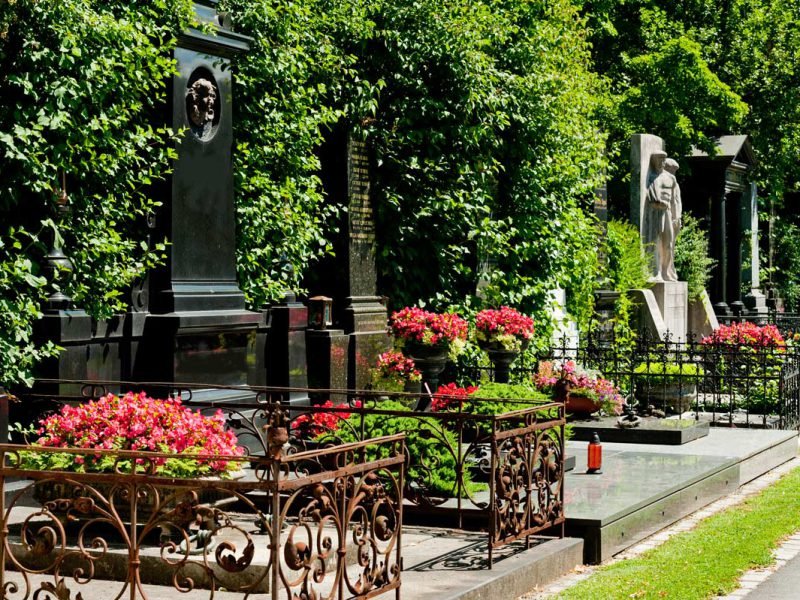 Grabpflege — Blumen Kleissner Graz
