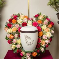 Urnen Rosenherz, Ansicht 2 — Blumen Kleissner Graz