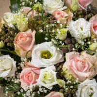 Florales Kreuz, Ansicht 3 — Blumen Kleissner Graz