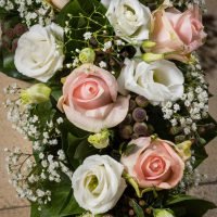 Florales Kreuz, Ansicht 2 — Blumen Kleissner Graz