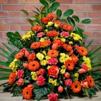 Gesteck | in gelb – orange, Ansicht 2 — Blumen Kleissner Graz