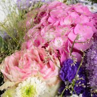 Sommerstrauß mit traumhaftem Alium, Ansicht 3 — Blumen Kleissner Graz
