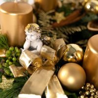 Adventkranz Klassik Deluxe in Gold, Ansicht 2 — Blumen Kleissner Graz
