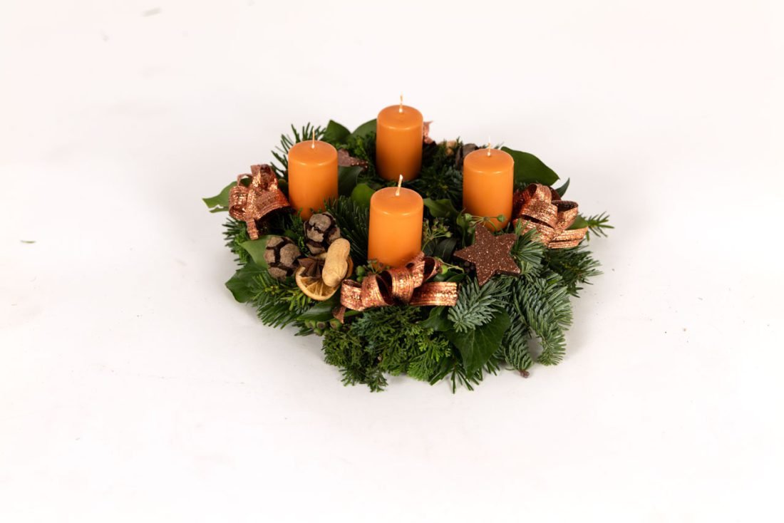 Adventkranz Standard in Orange — Blumen Kleissner Graz