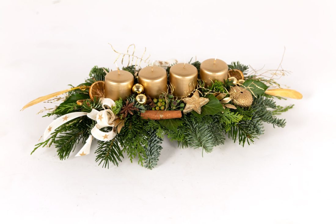 Adventsgesteck in Gold — Blumen Kleissner Graz
